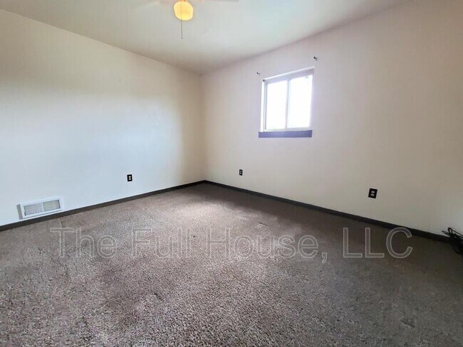 Foto del edificio - 705 Lorenz Ave