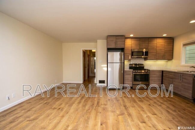 Building Photo - 1544 Dolores St