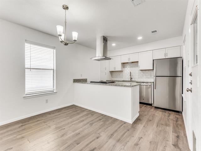 Building Photo - 638 Ridgeline Dr