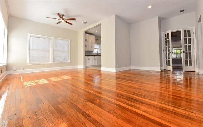 Building Photo - 410 Kenniston Dr