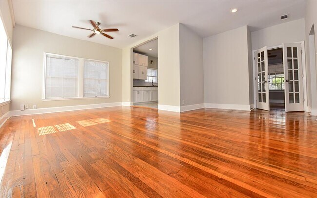 Foto del edificio - 410 Kenniston Dr