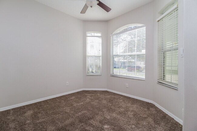 Foto del edificio - 1741 Mountclair Ct