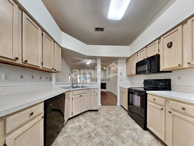 Building Photo - 13054 Staffordshire Dr S