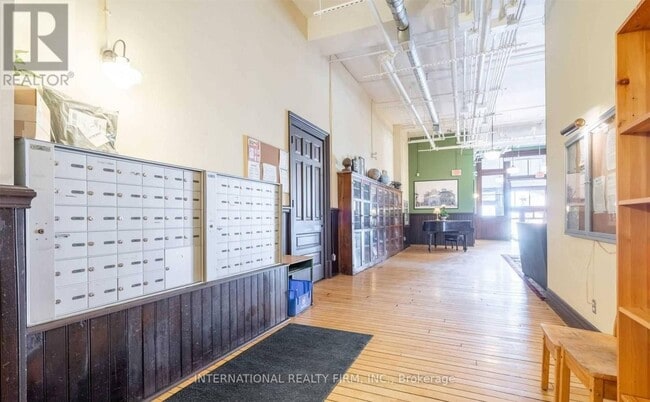 Building Photo - 200 Stinson St