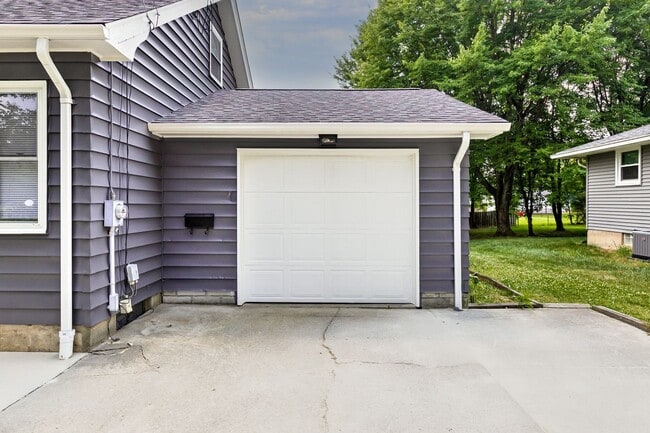 Building Photo - Charming 3-Bedroom Rental Home in Austintown