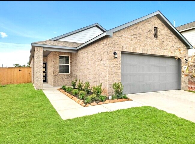 Building Photo - 32915 Silver Mdw Wy