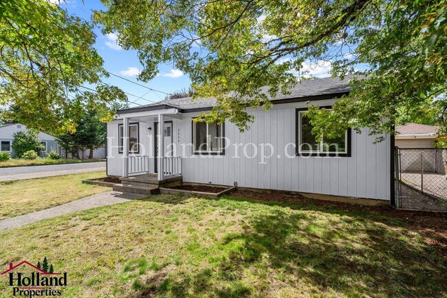 Foto del edificio - Charming Fully Renovated Bungalow with Mod...