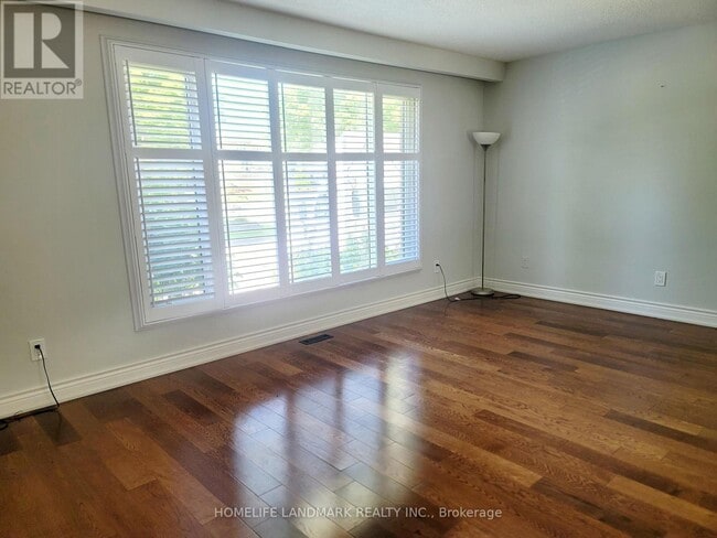 Building Photo - 16 Mansfield Crescent