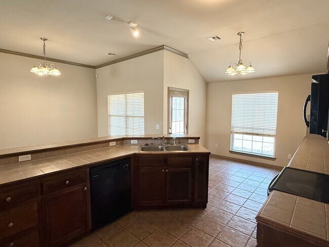 Foto del edificio - Gorgeous Four Bedroom Home in Scissortail Landing of Edmond