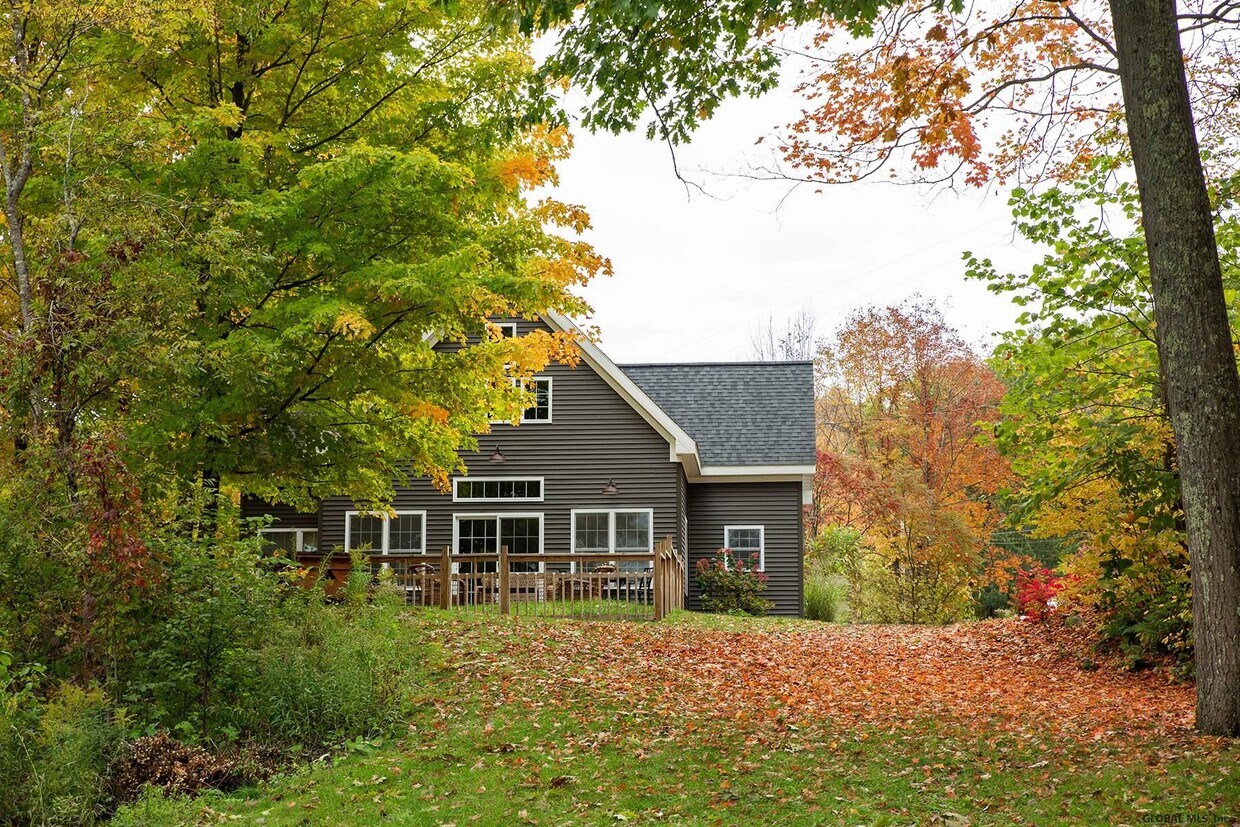 Primary Photo - 1439 WHITE Rd