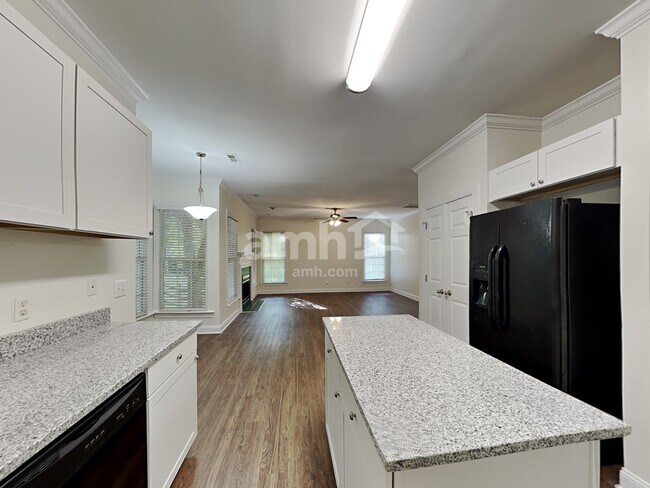 Building Photo - 7809 Hollow Oaks Ln