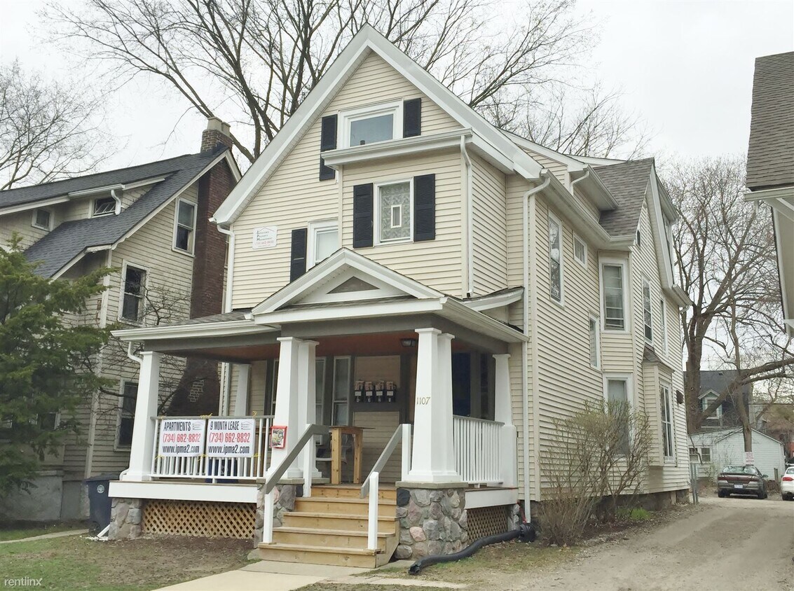 Primary Photo - 9 br, 4.5 bath House - 1107 S State St