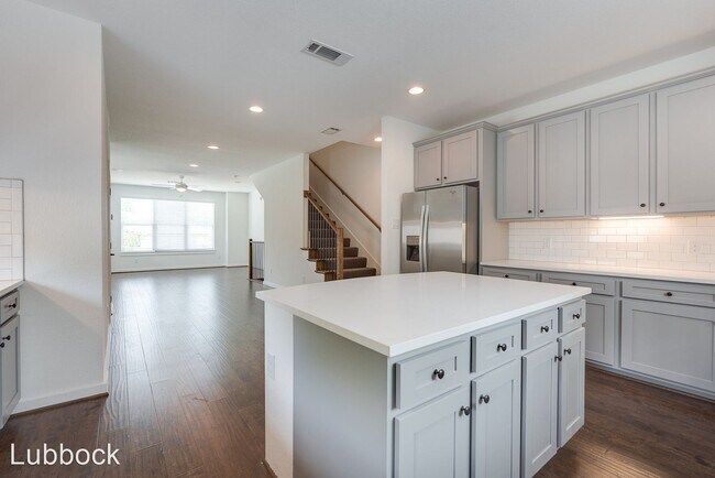 Foto del edificio - 5 br, 5.5 bath House - 2700 Forest Park Blvd