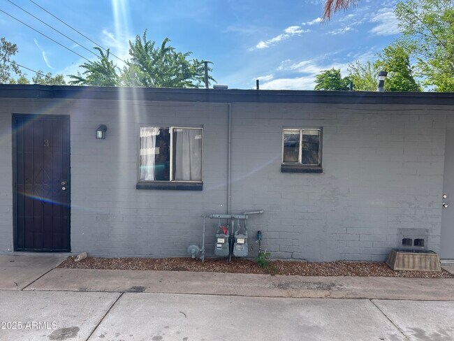 Building Photo - 1801 W Carol Ave
