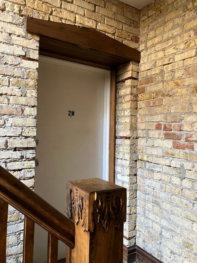 Foto del edificio - Charming 1BR Condo in Mayfair area, with n...