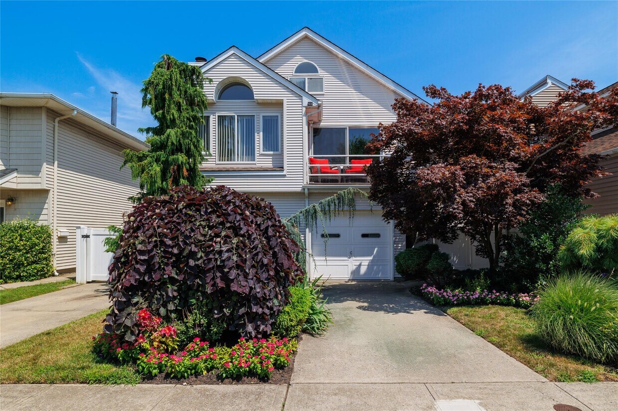 Foto principal - 459 E Pine St