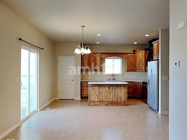 Foto del edificio - 3501 Bay Ct