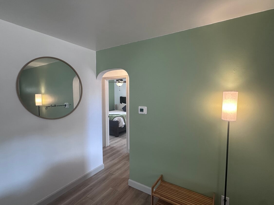 Primary Photo - 705 Morrison Ave