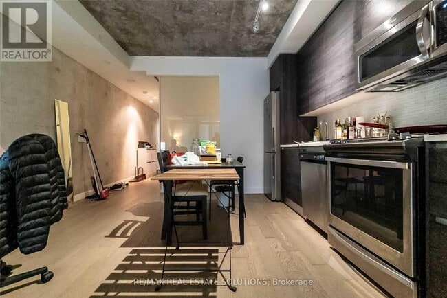 Photo du bâtiment - 111 Bathurst St