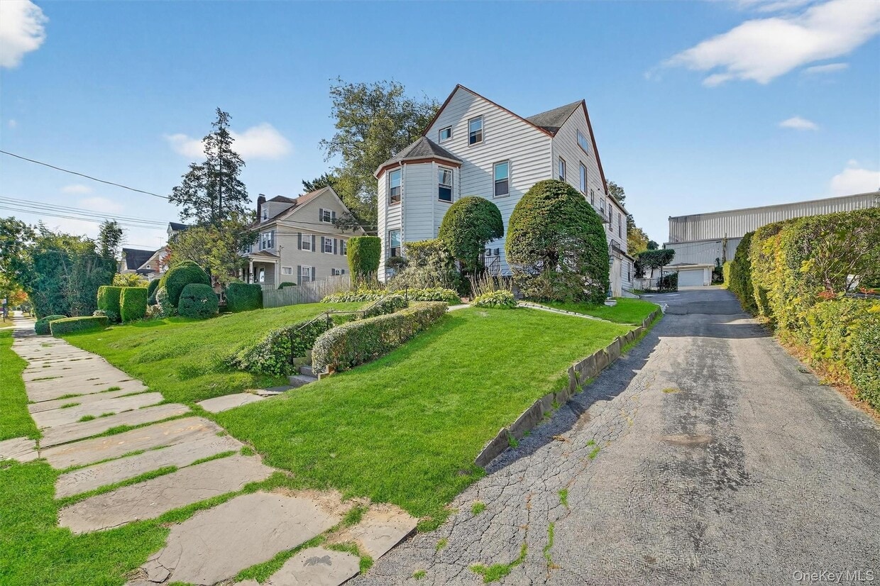 Foto principal - 81 Woodland Ave
