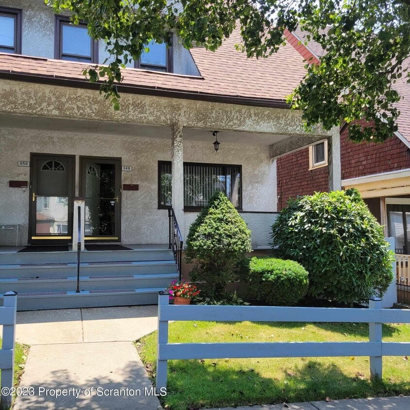 Primary Photo - 648 Prescott Ave