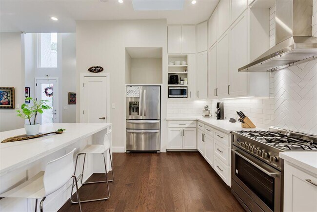Foto del edificio - 919 Cranberry Hill Ct