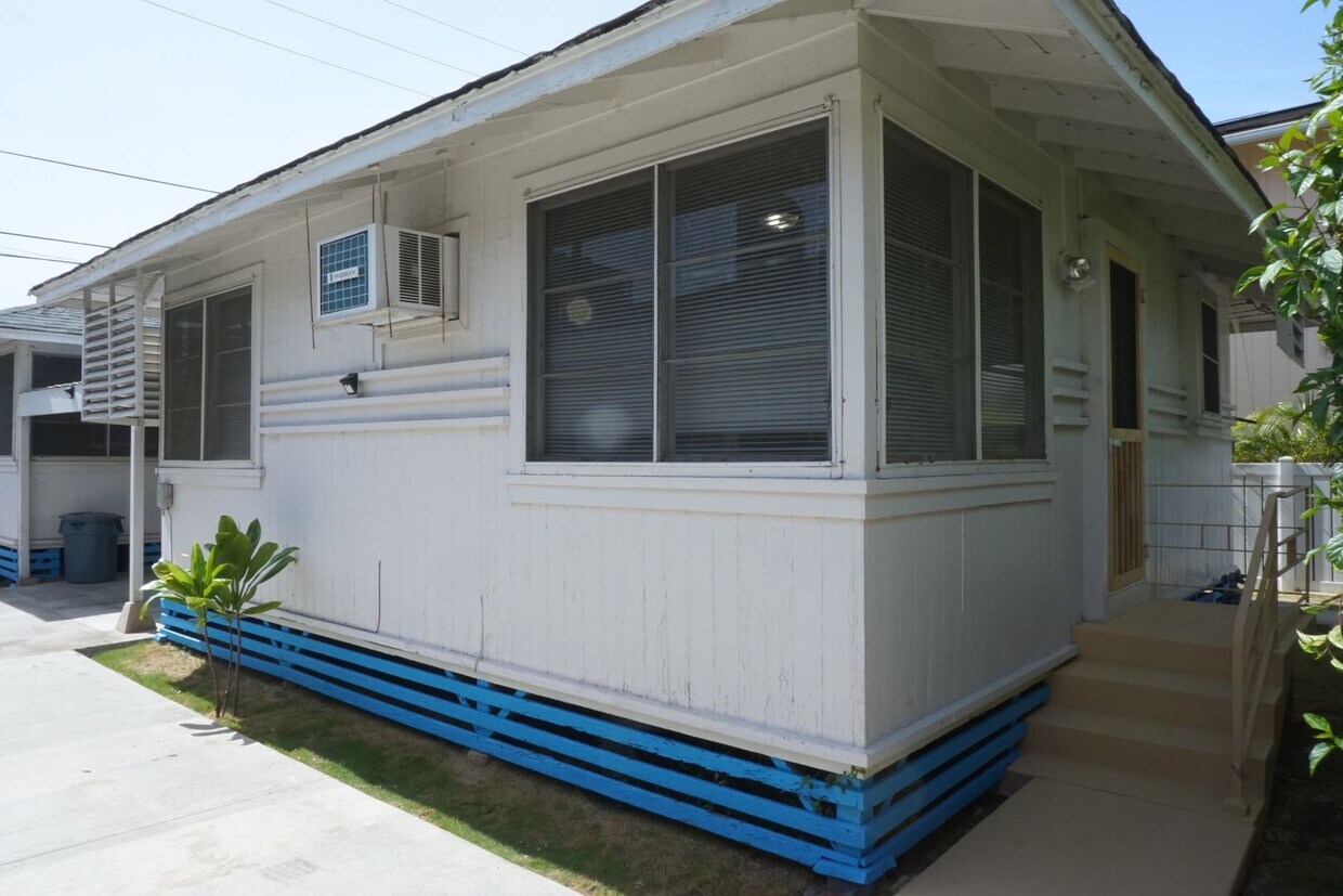 Primary Photo - Convenient Moiliili 2 Bedroom, 1 Bathroom ...