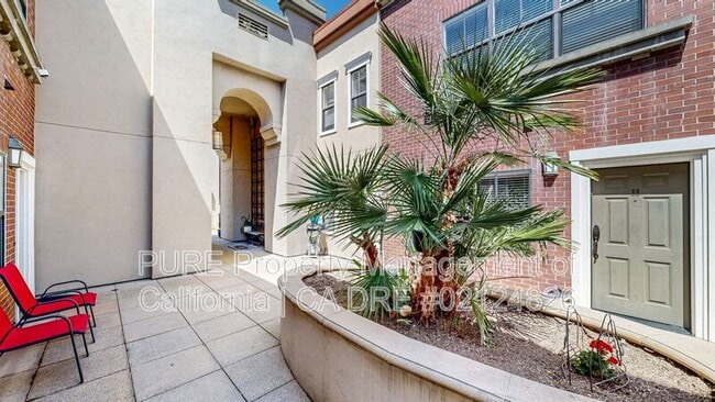 Building Photo - 110 5th St