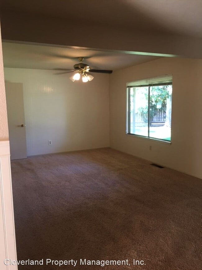 Building Photo - 3 br, 2.5 bath House - 1081 Suess Ct.