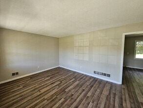 Building Photo - 3924 Trotter Rd