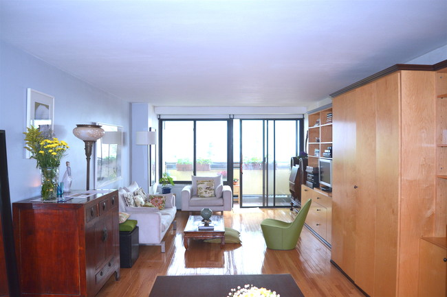 Foto del edificio - 142 E 16th St