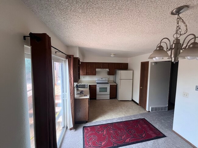 Kitchen - 3714 Oro Blanco Dr