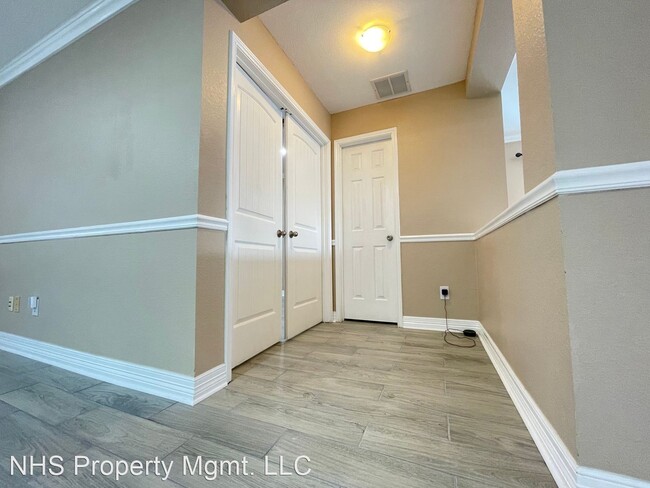 Building Photo - 4 br, 2.5 bath House - 13537 Lost Spurs Rd.
