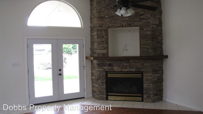Building Photo - 4 br, 2 bath House - 15610 Clarisse St.