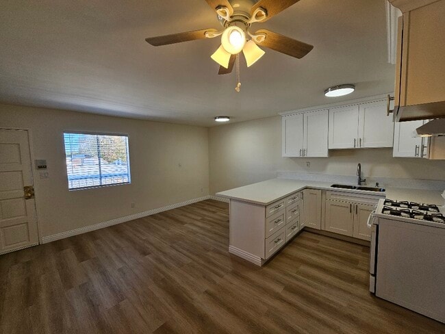 Building Photo - 14323 Haynes St