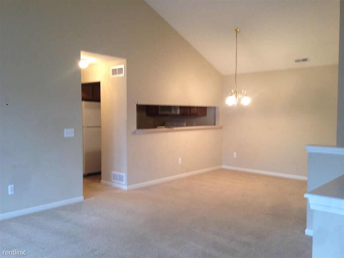 2 br, 2 bath Condo 22049 Fairlane Blvd Condo for Rent in Woodhaven