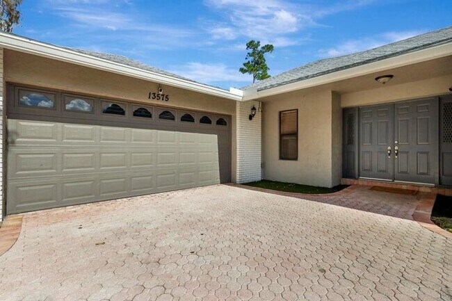 Building Photo - 13575 Columbine Ave