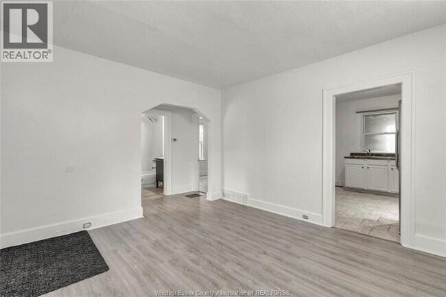 Building Photo - 842-844 ELLROSE AVENUE Unit# DUPLEX
