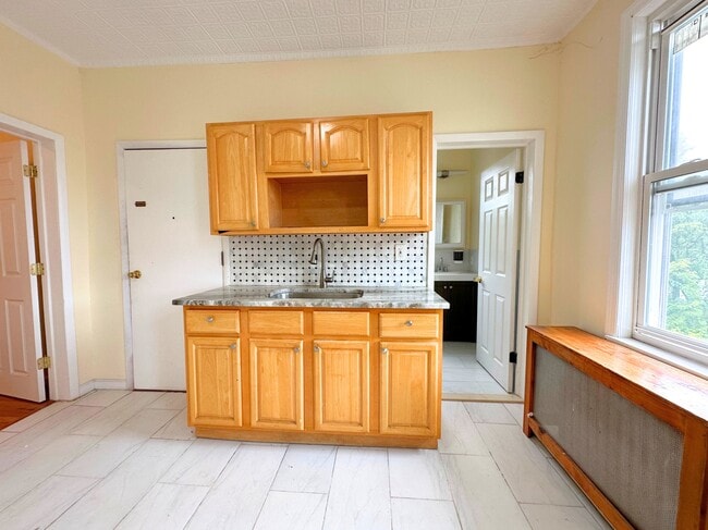 Kitchen - 182-184 Knickerbocker Ave