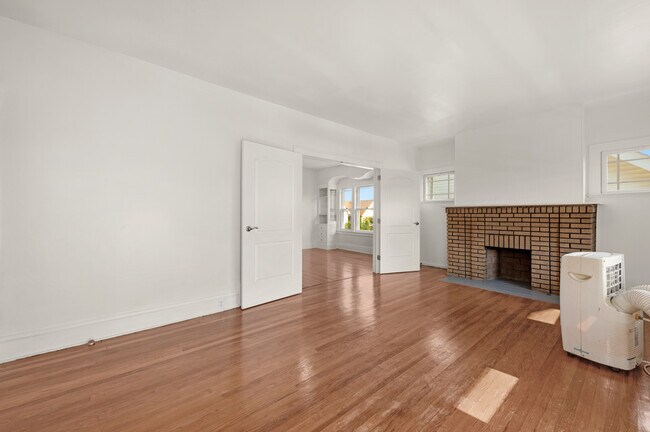 Foto del edificio - 2202 Wyandotte Ave