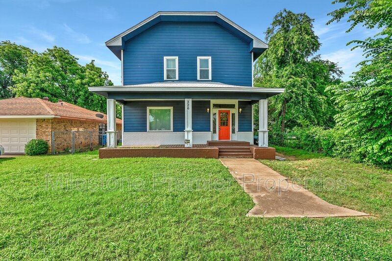 Primary Photo - 326 W Sears St