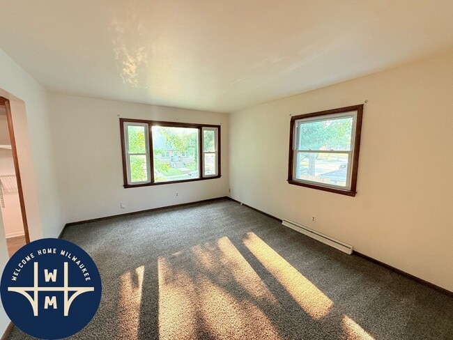 Building Photo - 624 S 69th St