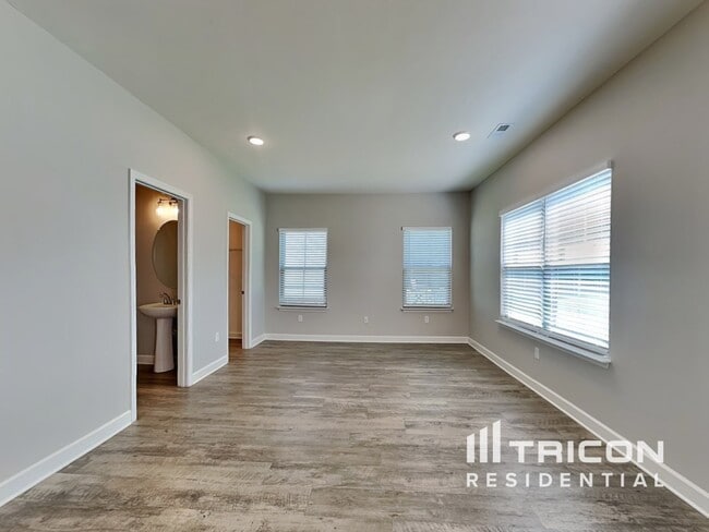Building Photo - 602 Stevens Ct