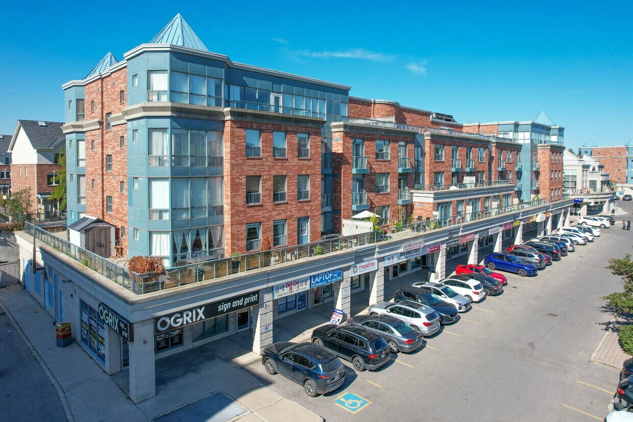 Primary Photo - 7378 Yonge St