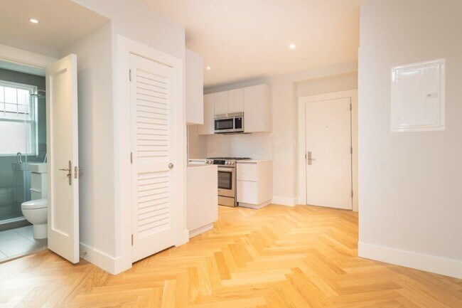 Foto del edificio - 19A Forest St. Unit 44