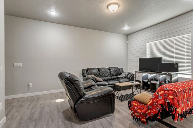 Building Photo - 12264 S 735 W
