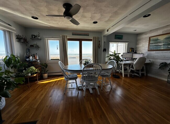 Espacio principal: comedor y rincón de oficina. - 56 Winthrop Shore Dr