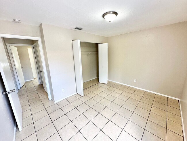 Foto del edificio - 4737 25th Pl SW