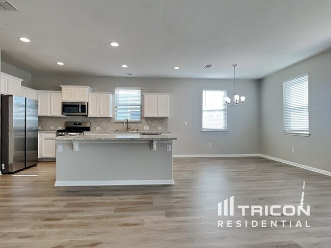 Foto del edificio - 150 Twisted Oaks Ln