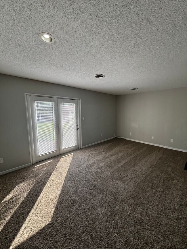 Foto del edificio - 2BD/1.5BTH Townhouse minutes from everything!